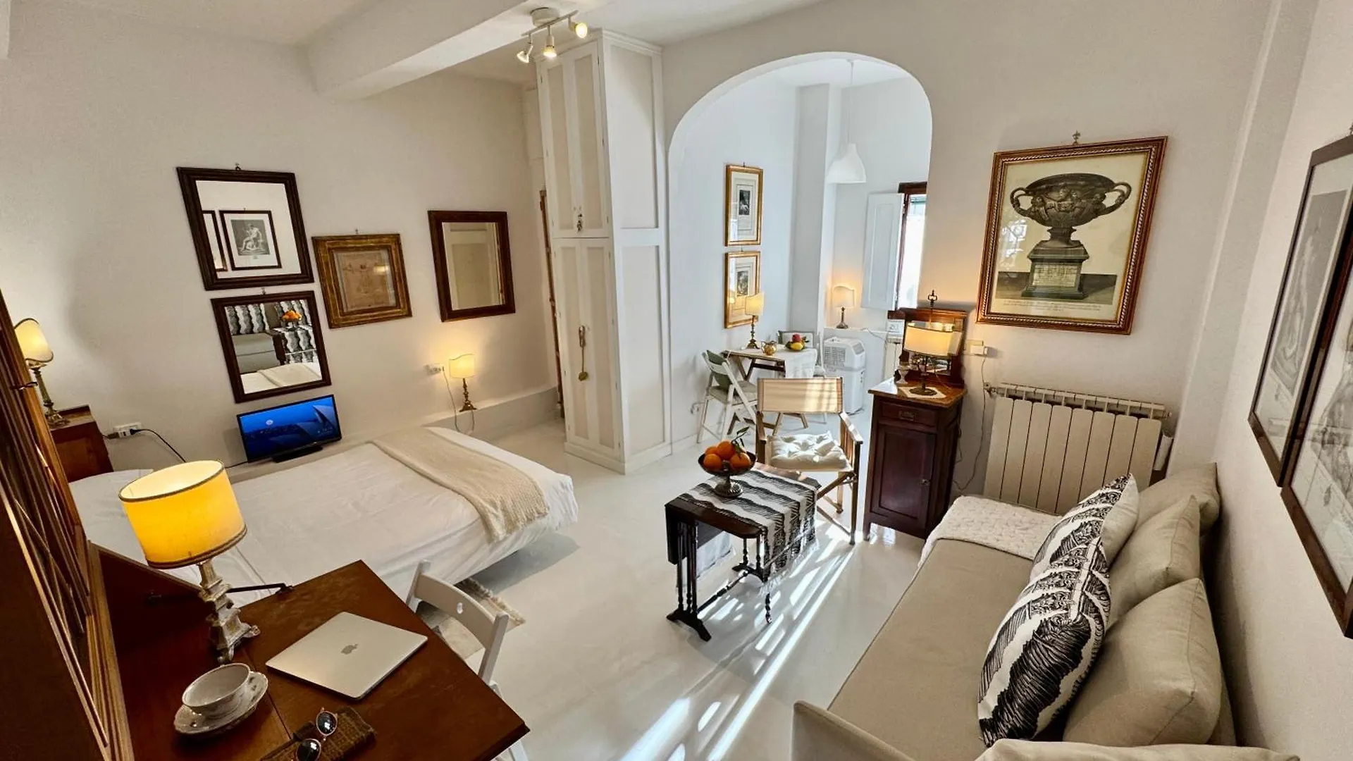 Acacia Firenze - Anteo location